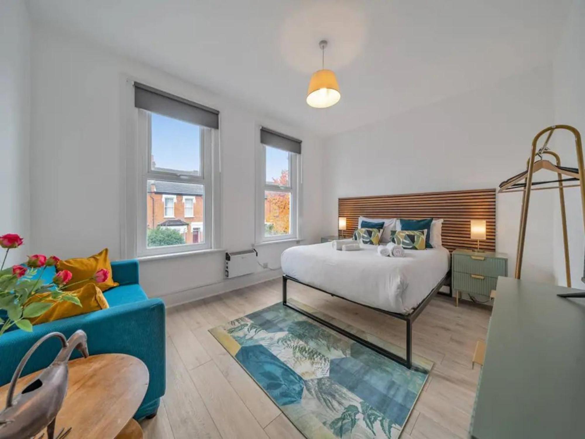 Cosy West Flat Discover & Live Pass The Keys *